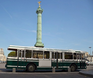 paris_classic_tour_bus_vintage_visite