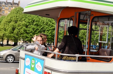 paris_classic_tour_bus_vintage