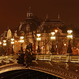 Laissez-vous tenter par la vie nocturne de Paris ! - Paris Classic Tour